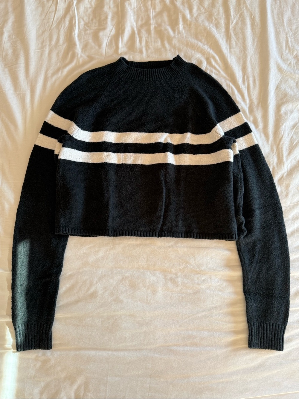 Hollister Black and White Cropped Crewneck Sweater